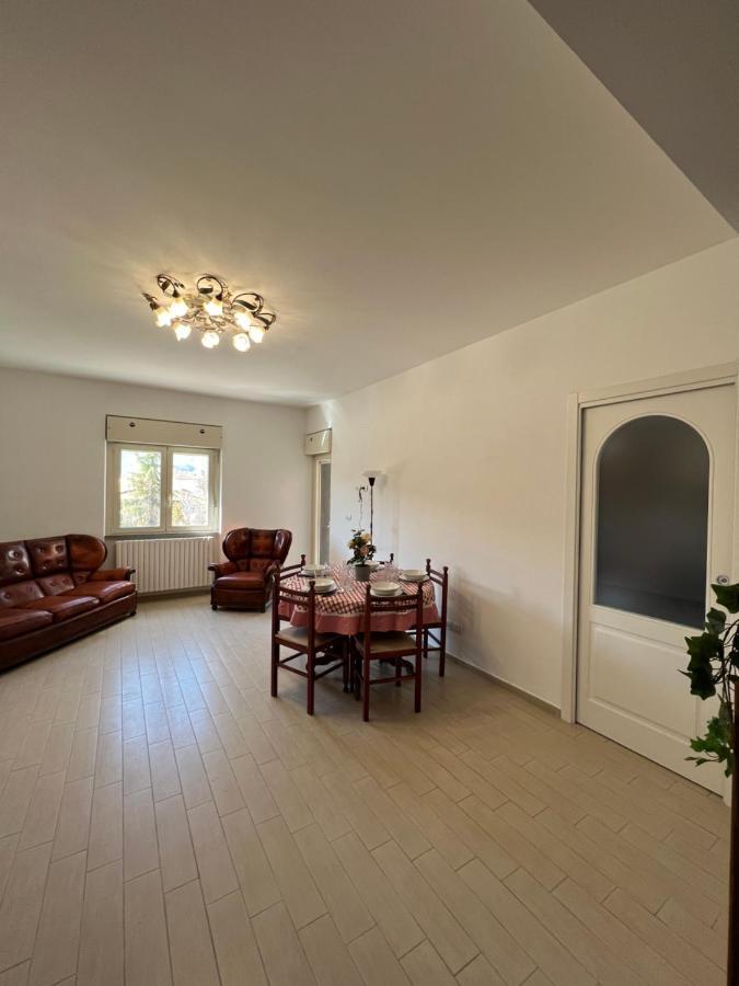 Ferienwohnung La Torretta LʼAquila Exterior foto
